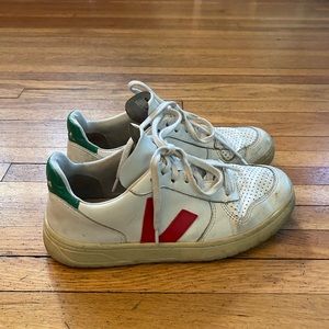 Veja Sneakers - Worn
